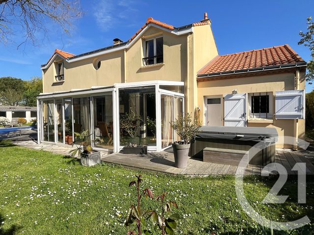 maison à vendre - 7 pièces - 172.84 m2 - ST SEBASTIEN SUR LOIRE - 44 - PAYS-DE-LOIRE - Century 21 A.B.E.