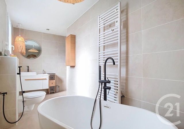 maison à vendre - 6 pièces - 150.0 m2 - BOUGUENAIS - 44 - PAYS-DE-LOIRE - Century 21 A.B.E.